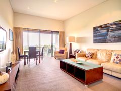 1 bedroom Spa Suite - Living Room