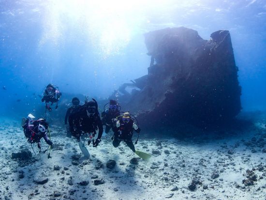 ファンダイビング ミクロネシア最大の大手ショップ！ポイントのリクエスト可能＜ボート／1日最大3ダイブ＞by アクアコネクションズ