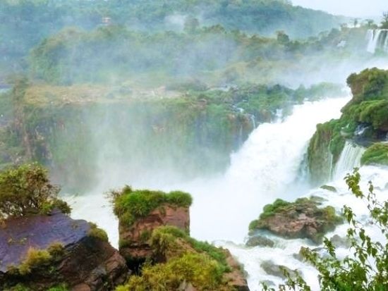 アルゼンチン側から望むイグアスの滝 貸切ツアー！ジャングル&ボートアドベンチャー付き＜貸切／日本語ガイド／フォス・ド・イグアスまたはプエルト・イグアス発＞