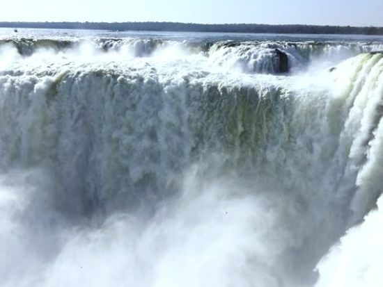 アルゼンチン側から望むイグアスの滝 貸切ツアー！ジャングル&ボートアドベンチャー付き＜貸切／日本語ガイド／フォス・ド・イグアスまたはプエルト・イグアス発＞