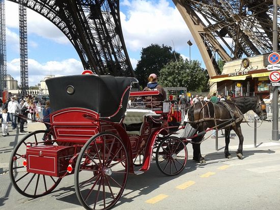 馬車に乗ってロマンチックにパリ散策ツアー フランス パリ 旅行の観光 オプショナルツアー予約 Veltra ベルトラ 馬車に乗ってロマンチックにパリ散策ツアー フランス パリ 旅行の観光 オプショナルツアー予約 Veltra ベルトラ