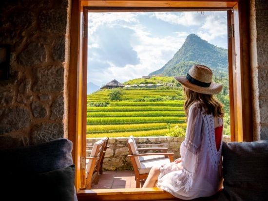 天空の秘境サパ1泊2日ツアー　少数民族が暮らす村へトレッキング観光あり　インフィニティプール利用可！＜トパスエコロッジ宿泊＆食事付／VIP高級車送迎／ハノイ発＞