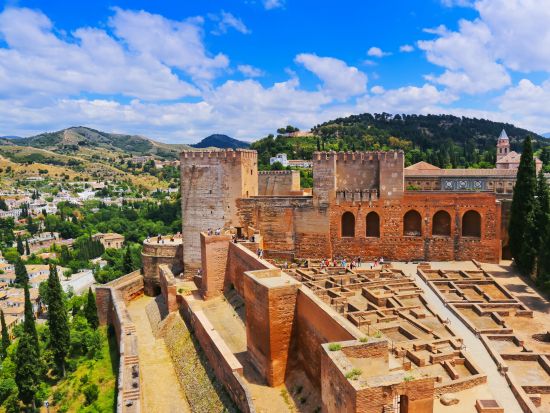 アルハンブラ宮殿 半日観光ツアー  ＜英語ガイド／グラナダ発＞