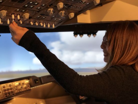 フライトシミュレーター 憧れのパイロット体験 世界中で大人気のエアバスを操縦！＜15分～90分／羽田空港第1ターミナル＞