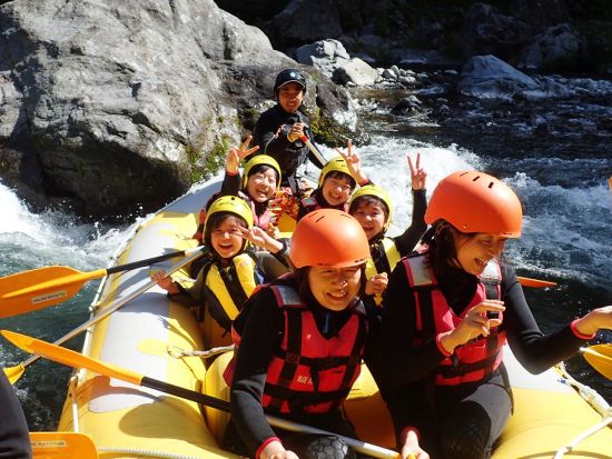 奥多摩ラフティング　ファミリーツアー 4歳～参加OK！家族みんなで楽しもう 室内更衣室＆冷房完備 ＜4～10月／青梅市＞by クルーソー