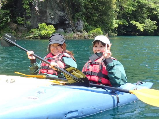 奥多摩 白丸湖カヤック　初心者OK！経験豊富スタッフ同行 ＜4～11月／午前・午後／BBQ付プランあり／青梅市＞by クルーソー