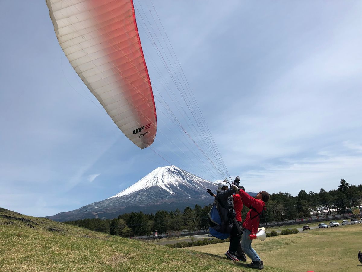 パラグライダー ショートフライトコース 富士山の麓で初心者でも気軽に