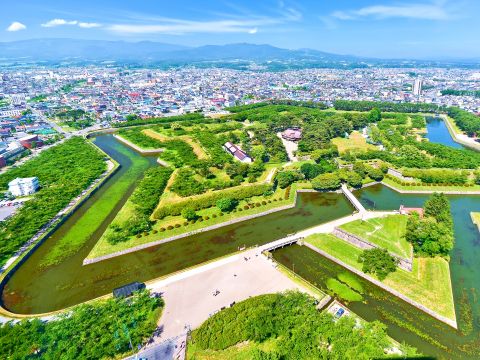貸切観光タクシー 函館人気観光地トラピスチヌ修道院・五稜郭公園・金森倉庫群赤レンガ倉庫などをめぐる旅＜3時間／1～9名／函館市内ホテル・空港送迎可／函館市＞ 