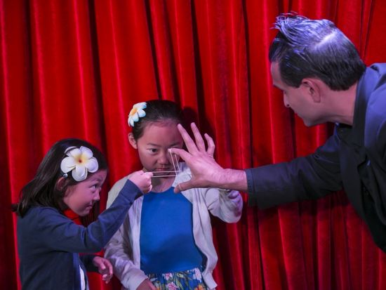 ビバ マジック！シアターマジックショー　臨場感あふれ驚きと笑いあり 感動の70分間　一公演39席限定！＜ウェスティン・リゾート・グアム内＞