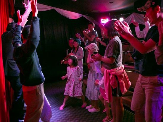 ビバ マジック！シアターマジックショー　臨場感あふれ驚きと笑いあり 感動の70分間　一公演39席限定！＜ウェスティン・リゾート・グアム内＞