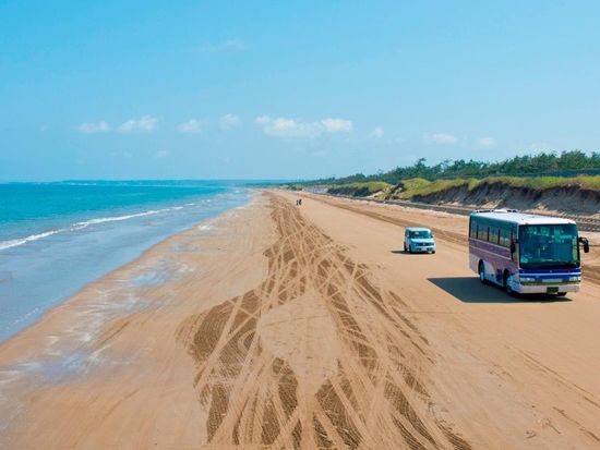 待望の復活！金沢発着奥能登ぐるり一週！絶景8ヶ所を巡る日帰りバスツアー　パワースポット聖域の岬＋見附島＋白米千枚田＋輪島朝市など＜ランチ付＞