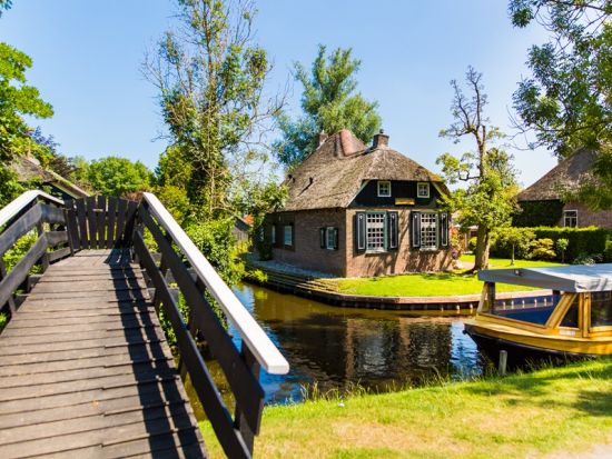 ヒートホールン 1日観光ツアー "オランダのヴェネツィア"散策と運河クルーズ＜英語／アムステルダム発＞