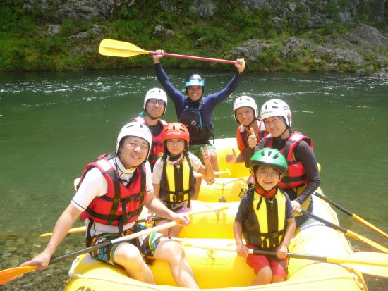 奥多摩ラフティング　ファミリーツアー 4歳～参加OK！家族みんなで楽しもう 室内更衣室＆冷房完備 ＜4～10月／青梅市＞by クルーソー