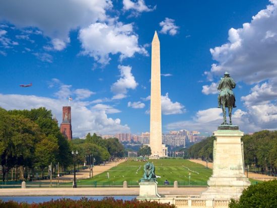 ワシントンD.C.＆フィラデルフィア　日帰り観光ツアー ＜英語ガイド＞