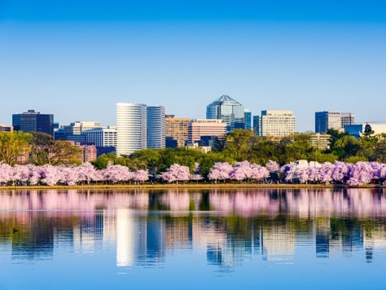 ワシントンD.C.＆フィラデルフィア　日帰り観光ツアー ＜英語ガイド＞