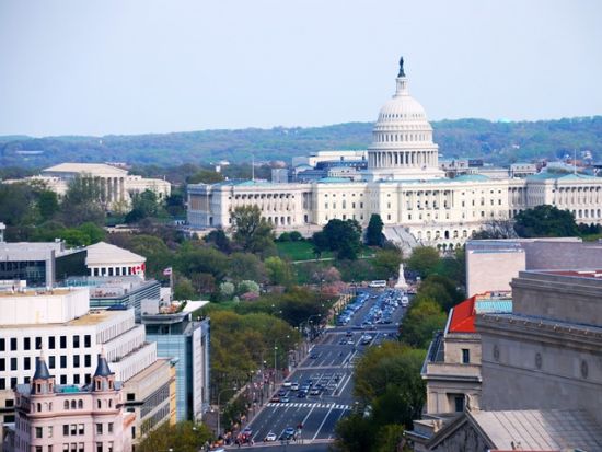 ワシントンD.C.＆フィラデルフィア　日帰り観光ツアー ＜英語ガイド＞