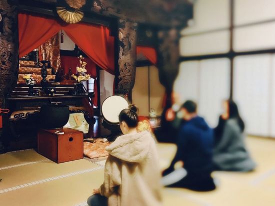 座禅体験　朝粥または精進料理付き　金沢の風情豊かな寺町の寺院群で心をととのえる　煎茶と和菓子の茶礼あり＜午前／英語対応可＞
