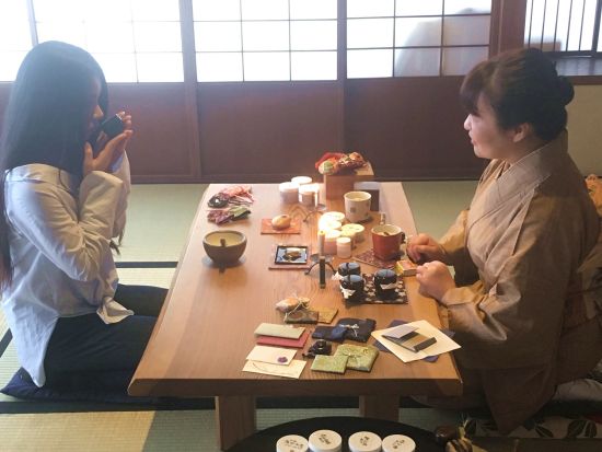 お香体験　香木を使ったオーダーメイドの調香　築100年の町屋茶室を貸し切り　季節の上生菓子＆お抹茶・加賀棒茶付き＜1.5時間／金沢市＞