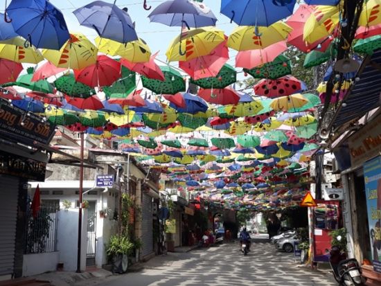 ハノイ市内から郊外まで大満喫1日ツアー！ハノイ市内の人気観光スポットから、郊外のトーハー村やドンキー村も1日で効率よく周る＜1日／送迎／日本語ガイド／昼食付＞