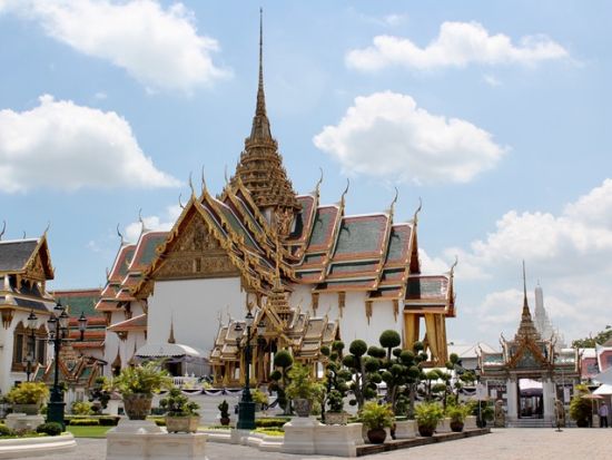 【貸切】 バンコク市内半日観光ツアー　プライベートチャーターで定番寺院＆王宮をめぐる！＜午前／日本語ガイド／サボイのカニカレーランチオプションあり＞*車1台料金