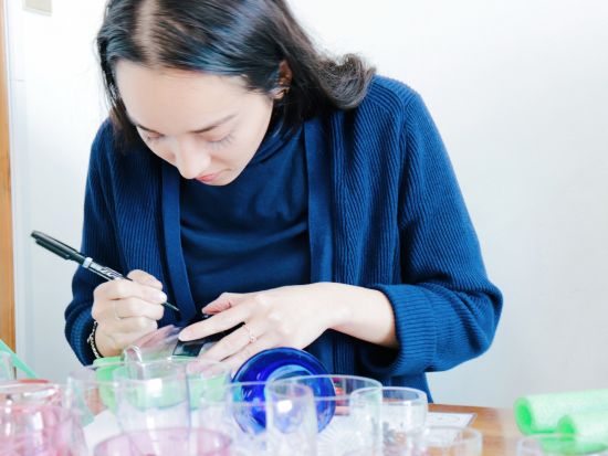 江戸切子体験 十数種のグラスと数十もの柄サンプルから選べる　講座付きのプランもあり＜浅草駅 徒歩３分！創吉浅草店＞