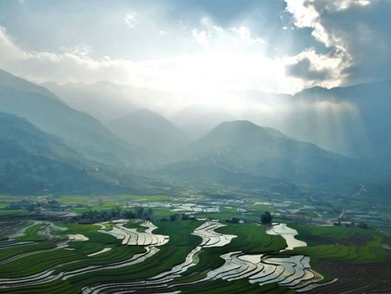  ムーカンチャイ1泊2日ツアー　ベトナムで最も美しい棚田見学＆少数民族の村を訪問 ＜食事付き／日本語ガイド／ハノイ発＞