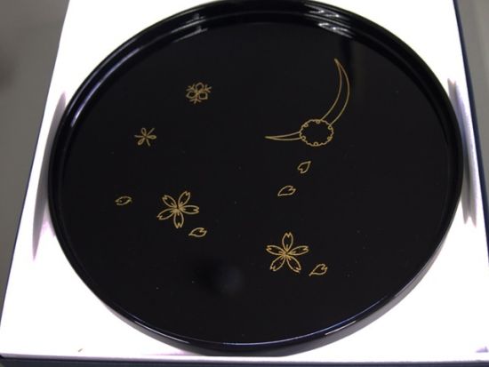 蒔絵（まきえ）体験　伝統工芸の漆に彩色＆金箔粉蒔き　創業240年の老舗漆器店で体験！初心者歓迎＆6歳～参加OK＜1.5時間／金沢市＞