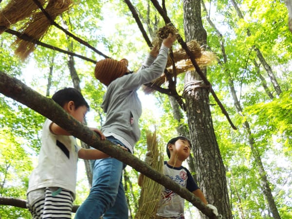 親子でツリーハウスのヒミツ基地作り 森遊びの達人が伝授！アウトドア