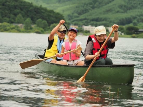 カヌー体験　富士山を眺めながら湖上散歩　写真サービス付き＜3歳から参加可／2時間／午前・午後／送迎付き／富士河口湖町＞