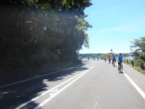 サイクリングツアー 富士河口湖周遊 自転車で世界遺産巡りの旅 ＜2時間半／午前・午後／ガイド付き／送迎付き／富士河口湖町＞