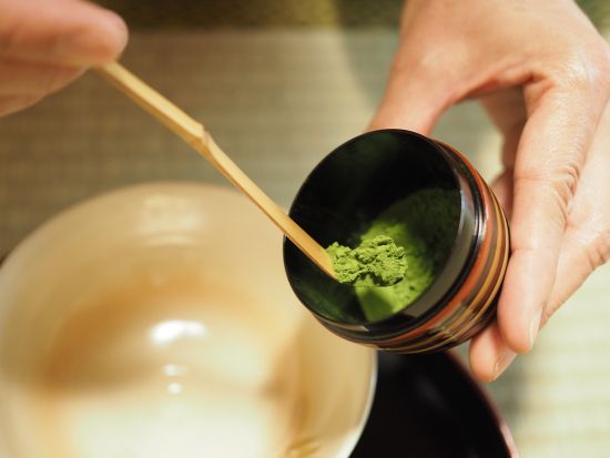 茶道ミニ体験 初心者大歓迎！徳寿寺にて本格的なお抹茶を気軽に堪能 ＜宮島＞