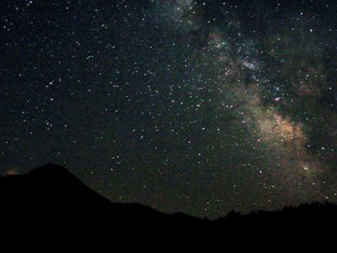 知床ナイトツアー 人工の明かりがない世界遺産知床の夜の星座鑑賞。毛布＆マット貸出あり＜6～11月／知床斜里町ウトロ温泉送迎無料＞by知床ネイチャーオフィス