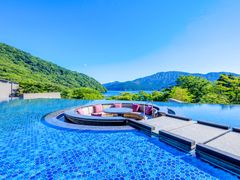 箱根芦ノ湖はなをり 水盤テラス