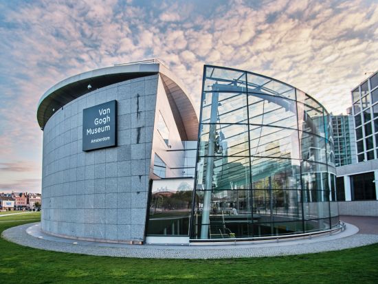 日本語ガイドの解説で鑑賞！「アムステルダム国立美術館」＆「ゴッホ美術館」見学ツアー＜貸切／アムステルダム発＞