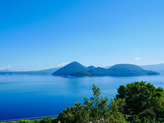 Japan_Hokkaido_Toya Lake_Sairo Observation Deck_shutterstock_700193263