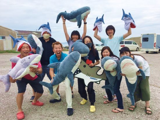 ファンダイビング 館山伊戸 サメの大群を間近で！シャークスクランブルダイブ＜ボート／2ダイブ／館山市＞by バラクーダ・ダイビングサービス