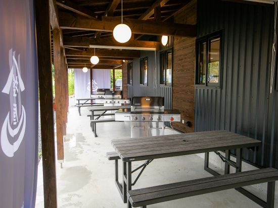 源泉宿 塩屋温泉グランピングコテージ1泊2日　キャニオニングorラフティング付プラン有＜増田牛A5ランクステーキのディナー付／みなかみ＞