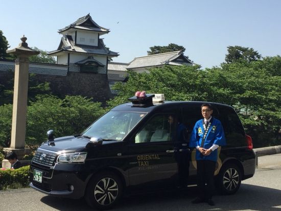 貸切観光タクシー 金沢観光＋おすすめ寿司屋へご案内 兼六園・ひがし茶屋街など選べるスポット＜「百万石の鮨」食事券オプションあり／1～5時間／1～9名／金沢発＞
