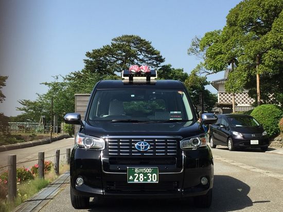 空港送迎タクシー 小松空港ー金沢 観光付き 寿司タクシーで巡る金沢＋おすすめ寿司屋へご案内＜「百万石の鮨」お食事券オプションあり／3時間／1～9名＞の写真5