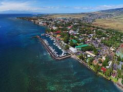 Hawaii_Maui_Lahaina_Town_Harbor_Aerial_Above_shutterstock_595296098