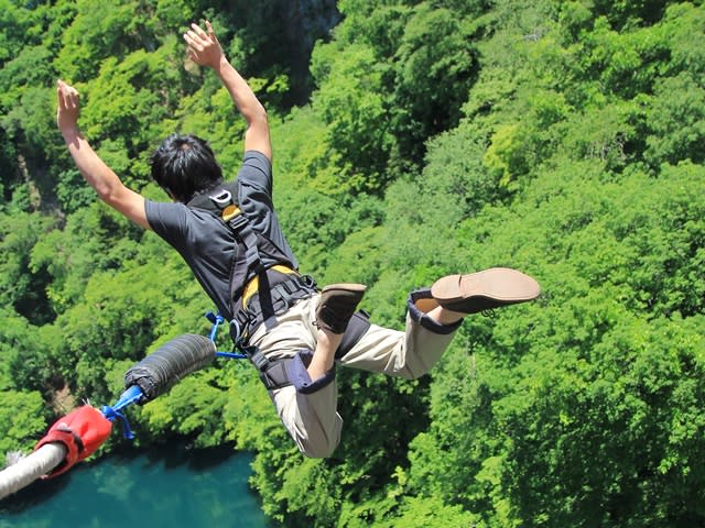 猿ヶ京 バンジージャンプ 大自然に囲まれた温泉地で高さ62メートルからジャンプ 3 5月 午前または午後 水上 みなかみ 猿ヶ京 法師の観光 遊び 体験 レジャー専門予約サイト Veltra ベルトラ