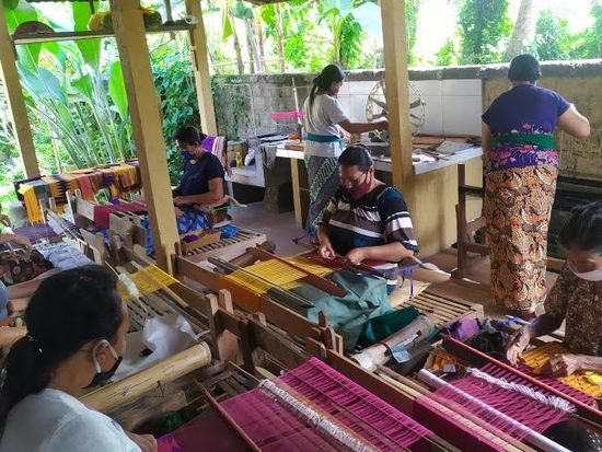 イカット製作風景1