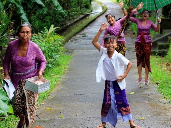 バリの農村「ペジェン・カンギン村」散策ツアー　伝統家屋や織物イカット、田園風景を見学＜午前・午後／日本語ガイド＞