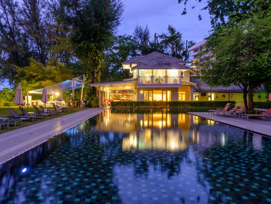 Lone Pine Swimming Pool 