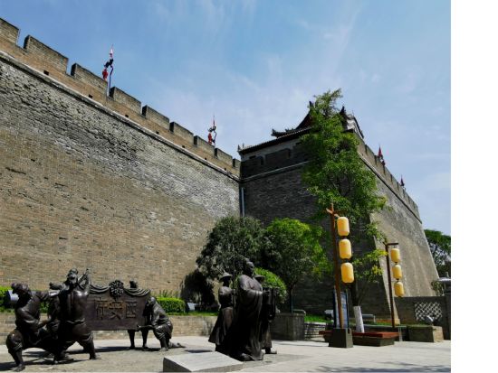 【6月～10月限定】西安・九寨溝・黄龍 3泊4日 悠久の中国紀行 <北京発>～成都経由・航空券＆高速鉄道・4ツ星ホテル・全食事付～
