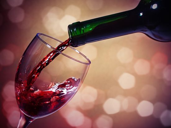 Generic_Wine-Bottle_shutterstock_101475526