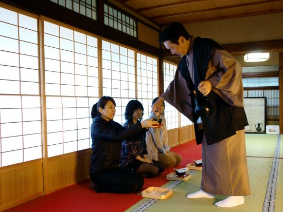 中秋の名月 御寺泉涌寺別院「お月見の会」バスツアー 特別拝観やライトアップされた庭園も（2026/9/25・26）＜夕食付＞by おこしバス（京都定期観光バス）