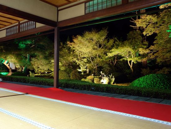 中秋の名月 御寺泉涌寺別院「お月見の会」バスツアー 特別拝観やライトアップされた庭園も（2026/9/25・26）＜夕食付＞by おこしバス（京都定期観光バス）