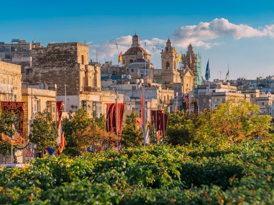 【プライベートツアー】青の洞門・ハジャーイム神殿・スリーシティーズ・イムディーナ＜車＋日本人 or 英語ガイド貸切／昼食付＞