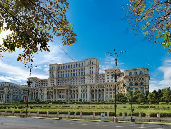 【空港送迎】ブカレスト空港（アンリ・コアンダ国際空港）⇔ ブカレスト市内ホテル＜貸切／英語ドライバー／日本語アシスタント付選択可＞